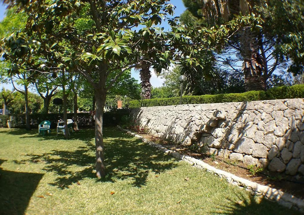 Country house Le Cabanon Guest House Floridia