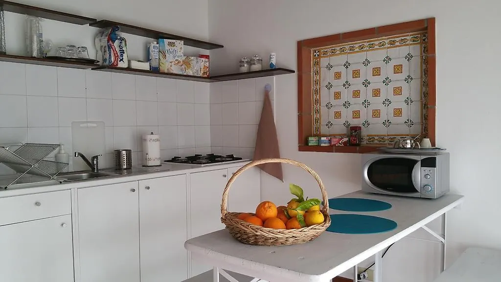 Le Cabanon Guest House Floridia Italy
