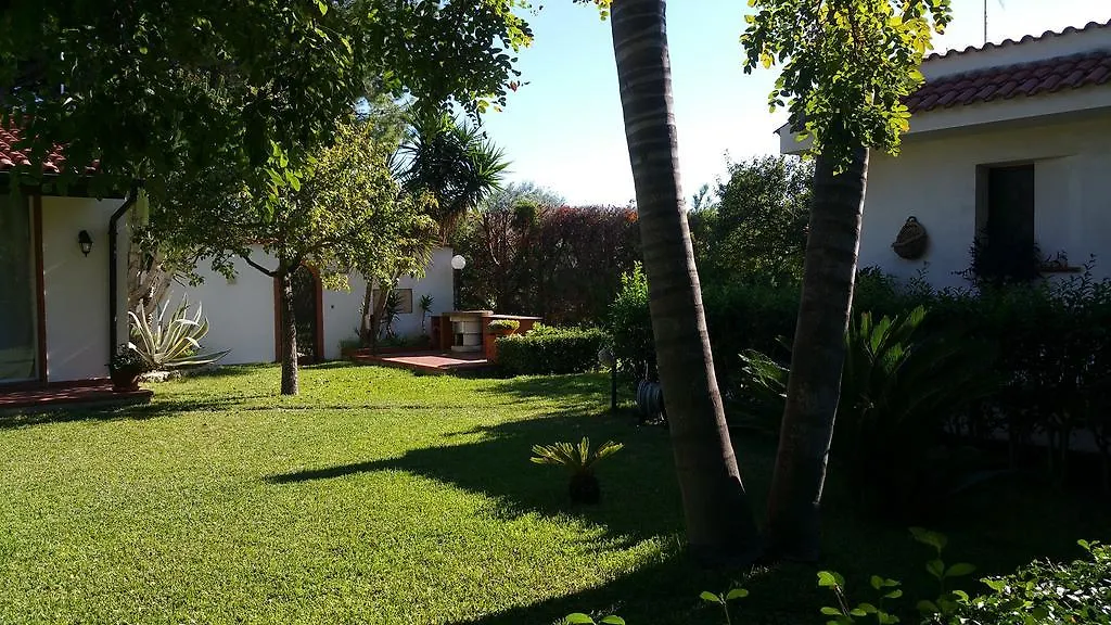 Country house Le Cabanon Guest House Floridia Italy