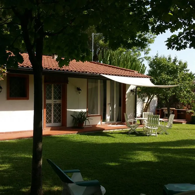 Le Cabanon Guest House Floridia