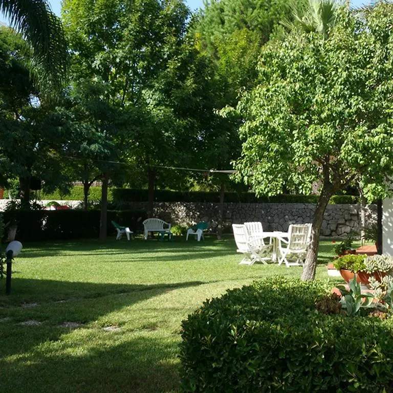 Country house Le Cabanon Guest House Floridia